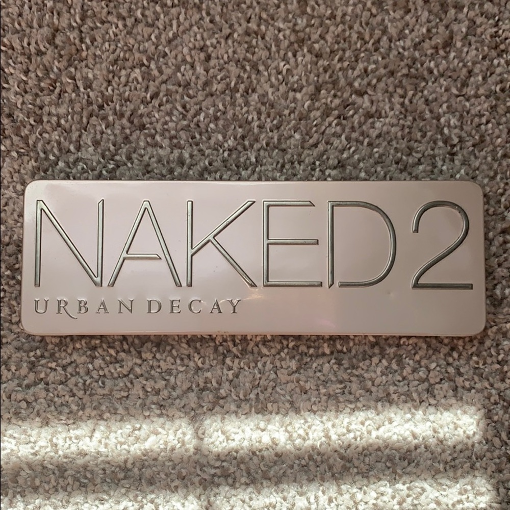 Urban Decay Naked 2 eyeshadow palette used only 2x